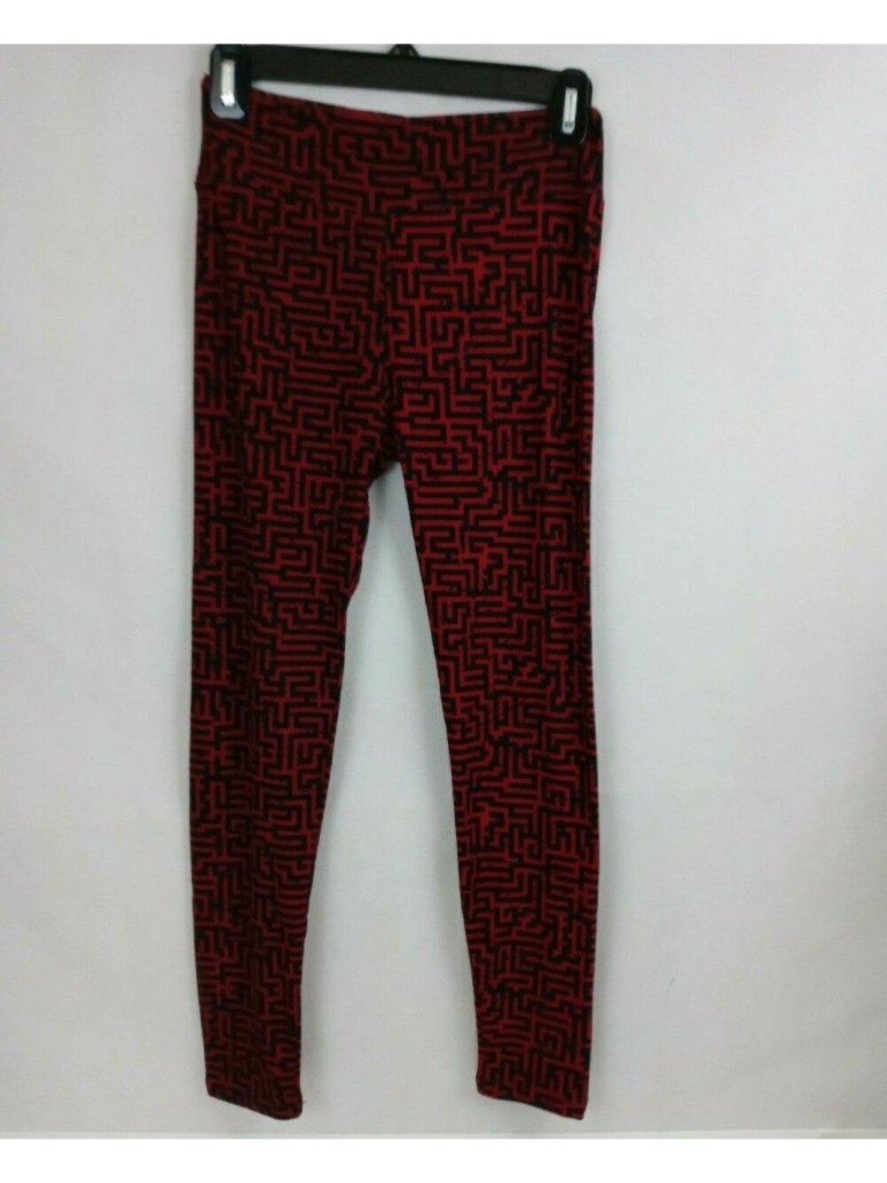 New LuLaRoe One Size Leggings Black With Red Labyrinth Design